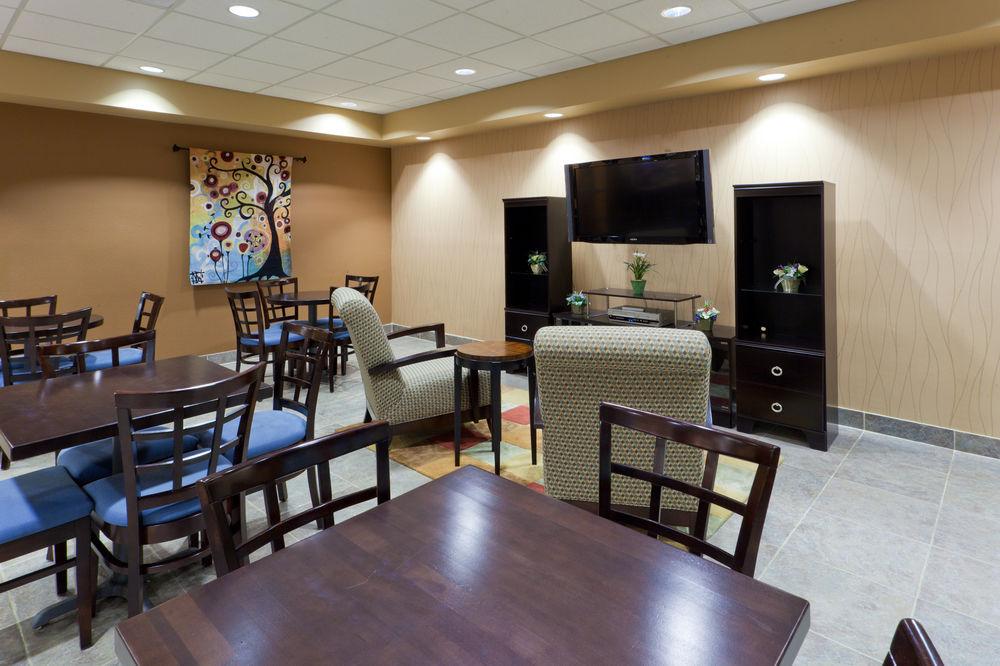 Holiday Inn Express & Suites Ashtabula-Geneva By Ihg Austinburg Exterior photo
