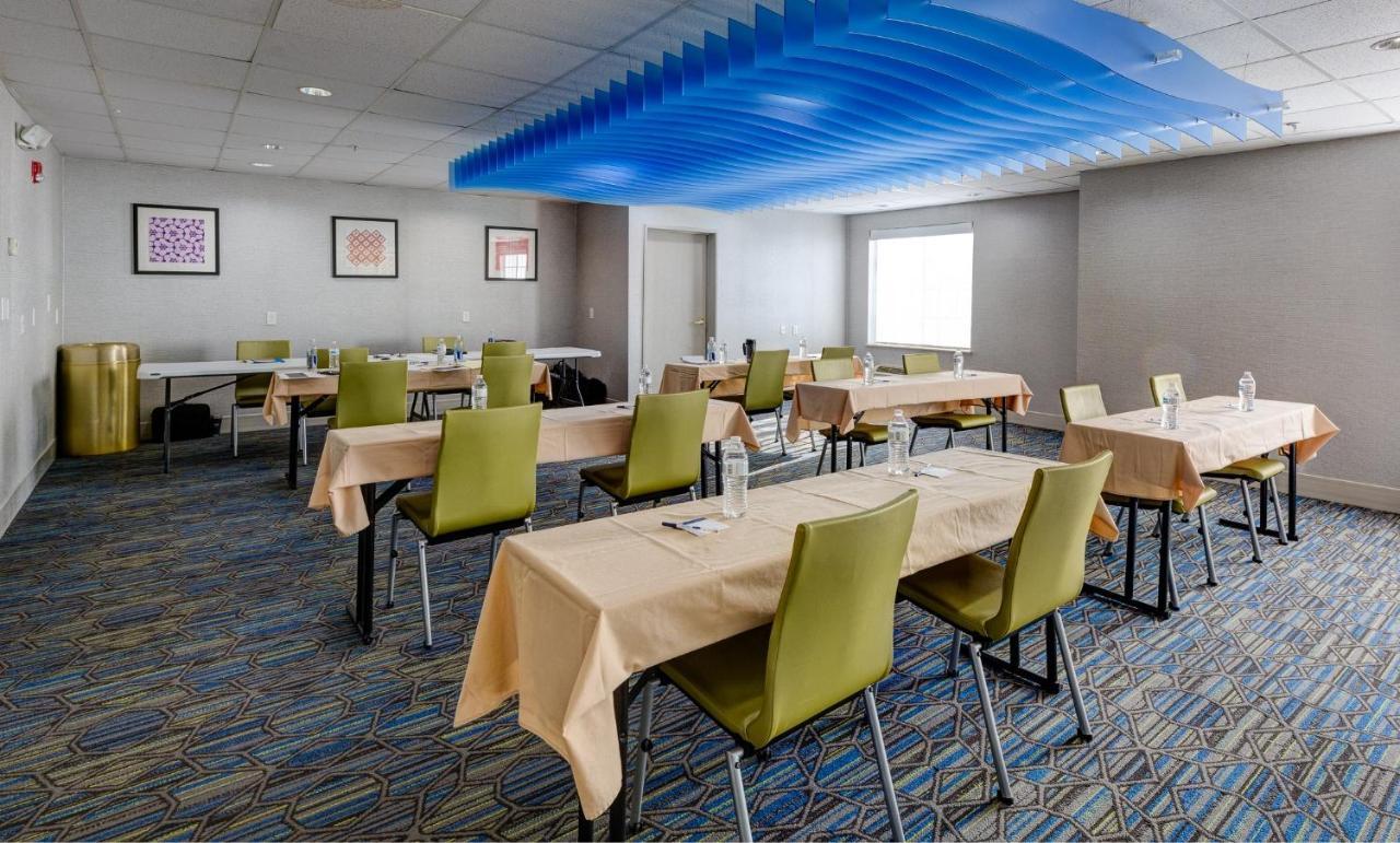 Holiday Inn Express & Suites Ashtabula-Geneva By Ihg Austinburg Exterior photo