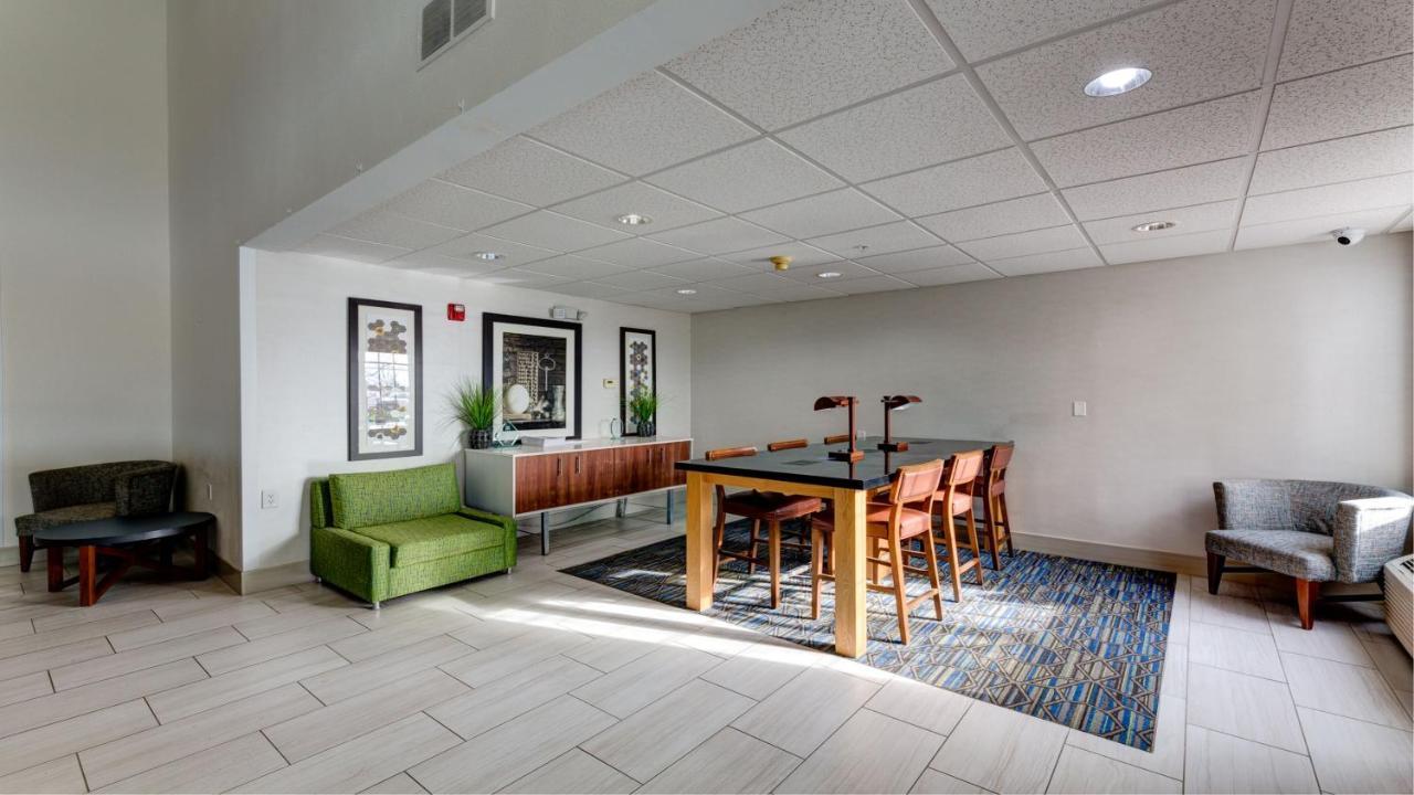 Holiday Inn Express & Suites Ashtabula-Geneva By Ihg Austinburg Exterior photo