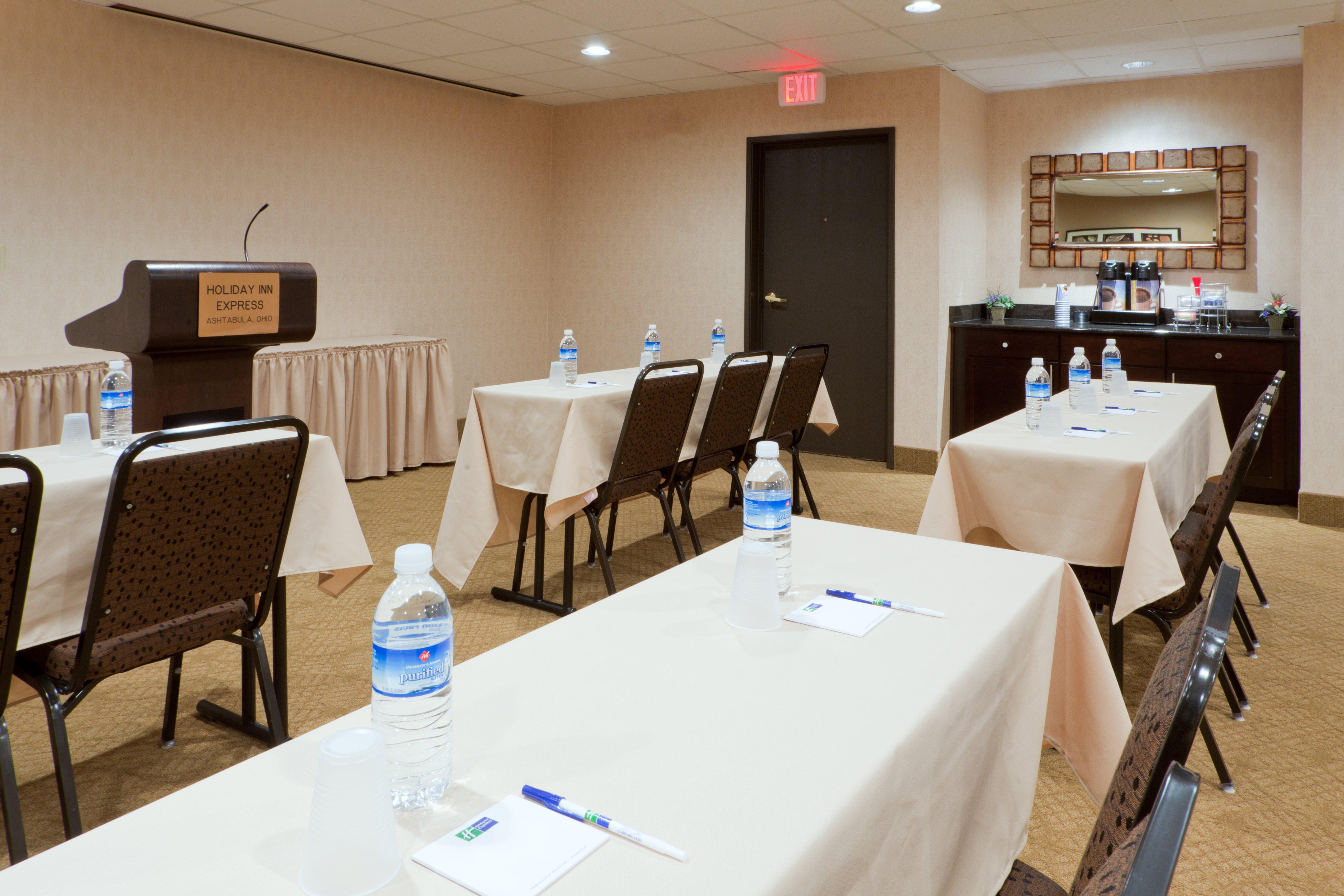 Holiday Inn Express & Suites Ashtabula-Geneva By Ihg Austinburg Exterior photo