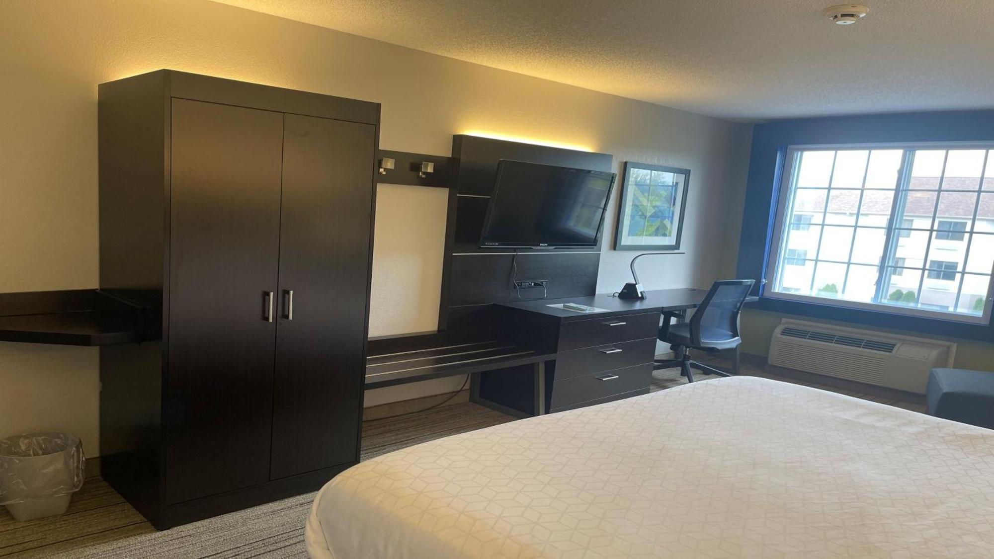Holiday Inn Express & Suites Ashtabula-Geneva By Ihg Austinburg Exterior photo